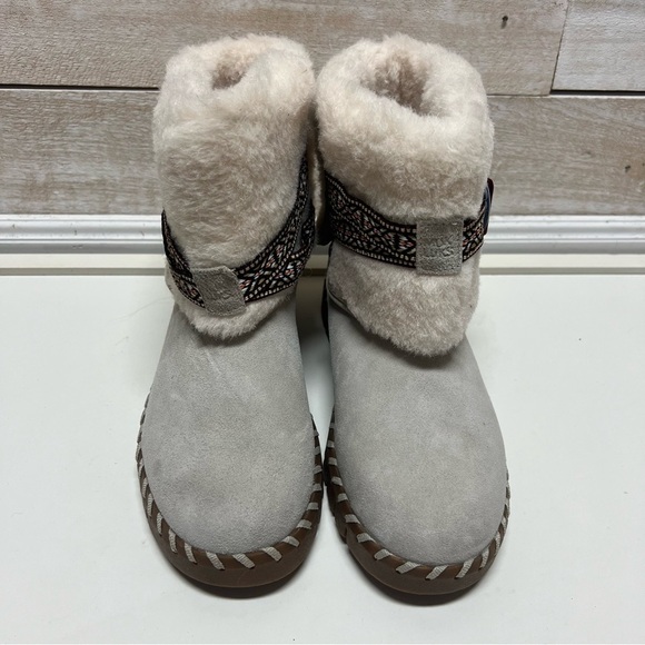 Muk Luks‎ Boots Womens 7 Stone Gray Suede Cuffed Water Repellent Montauk New - Picture 3 of 13